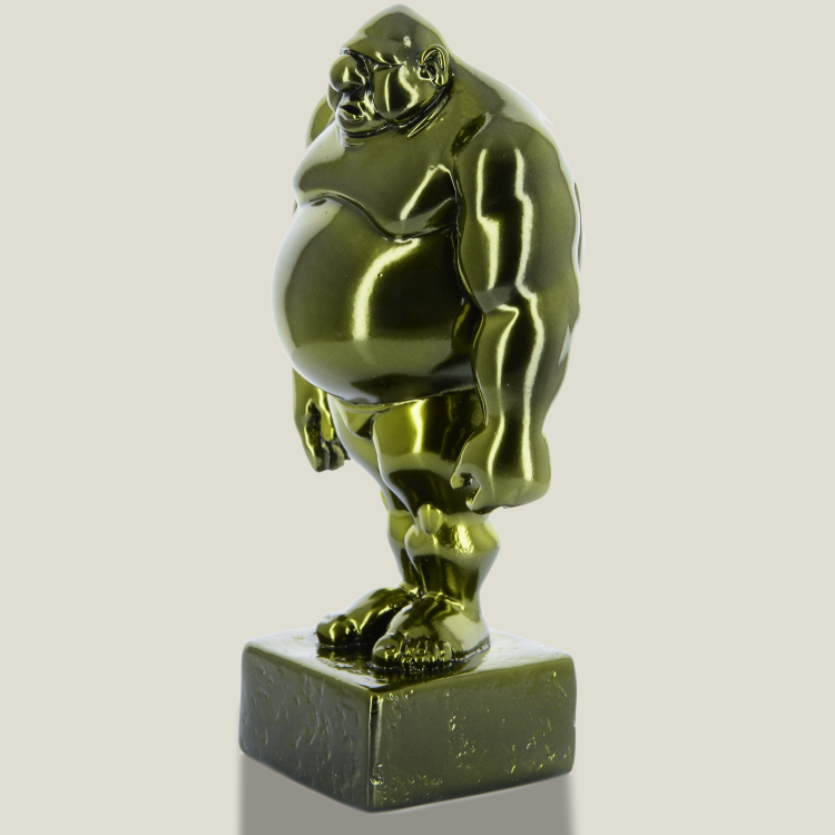 Mario on pedestal (square) gold, 19 cm